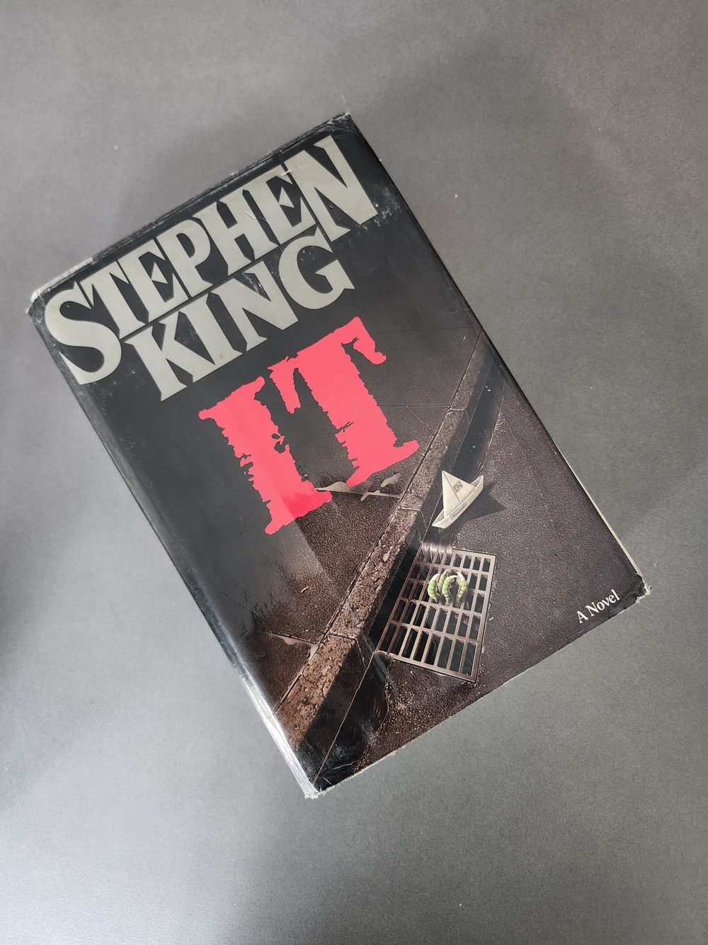 Stephen King IT  - Hardcover Edition - ACCEPTABLE *READ